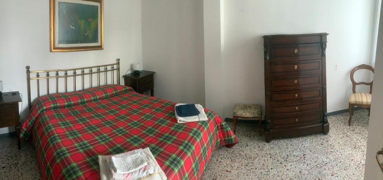 Casa Bianca 4 - Confortevole In Centro A モネーリア エクステリア 写真